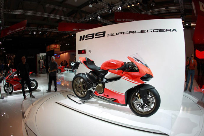 Фурор Ducati Superiggera на мотосалоне EICMA-2013