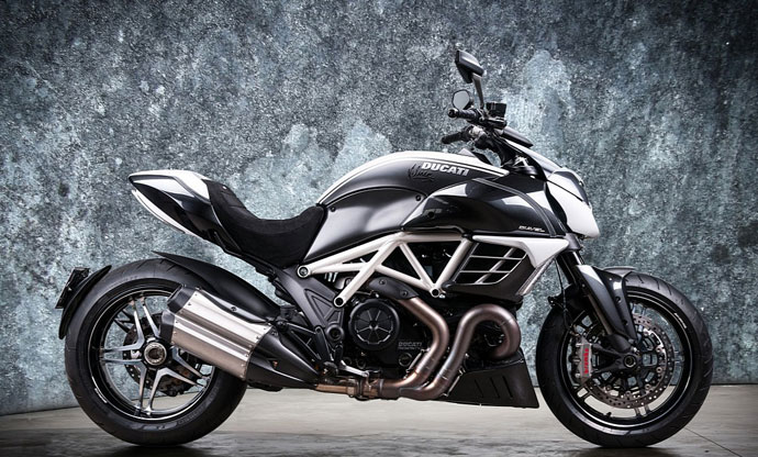 Уникальный Ducati Diavel AMG Vilner 